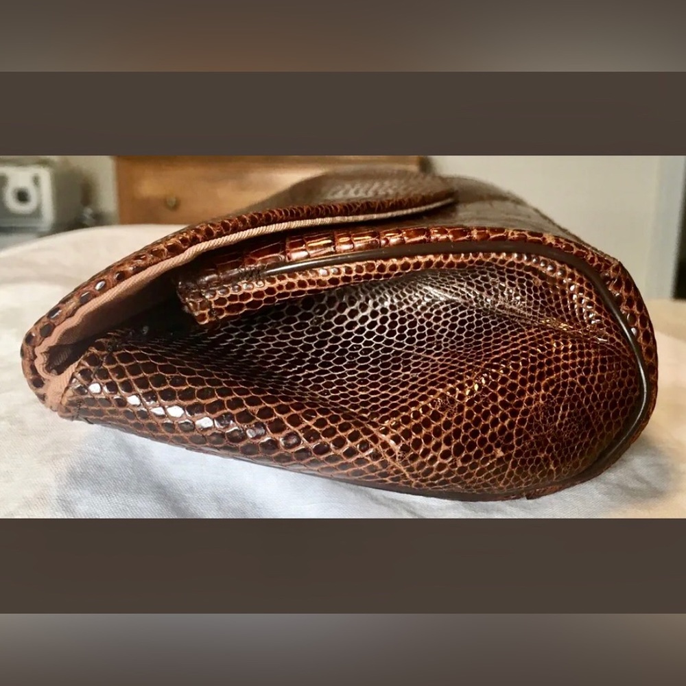 VINTAGE brown leather clutch purse Snakeskin Snap closure Mint condition - Picture 2 of 8